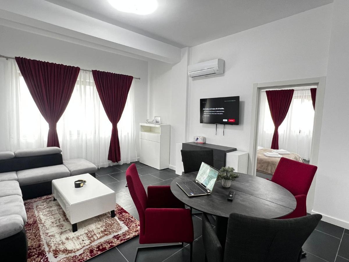 Luxury Cozy Apartments - City Center Suceava Buitenkant foto