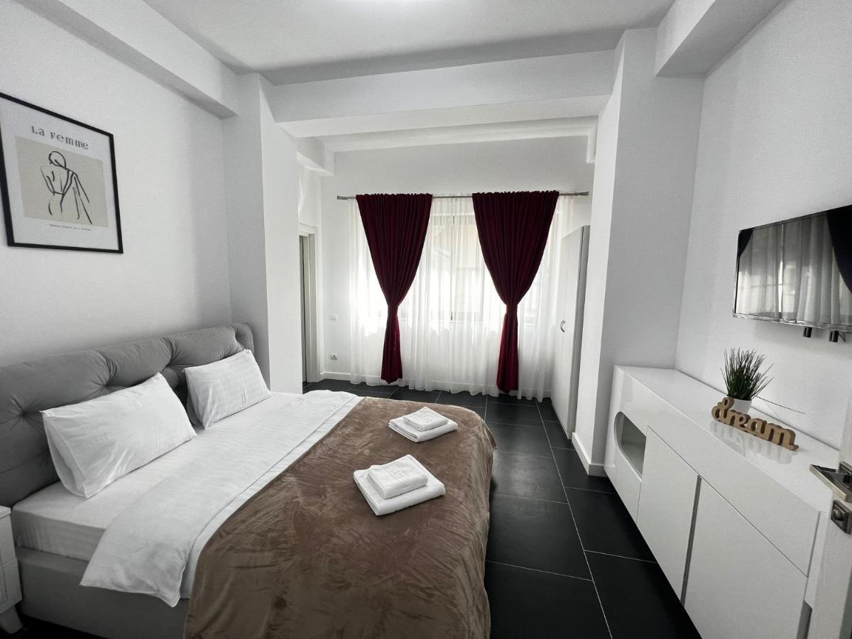 Luxury Cozy Apartments - City Center Suceava Buitenkant foto