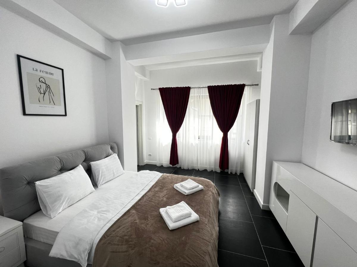 Luxury Cozy Apartments - City Center Suceava Buitenkant foto