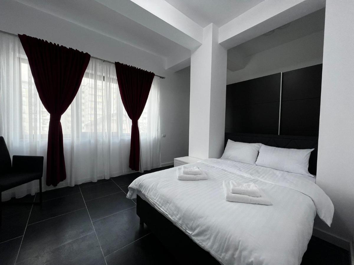 Luxury Cozy Apartments - City Center Suceava Buitenkant foto