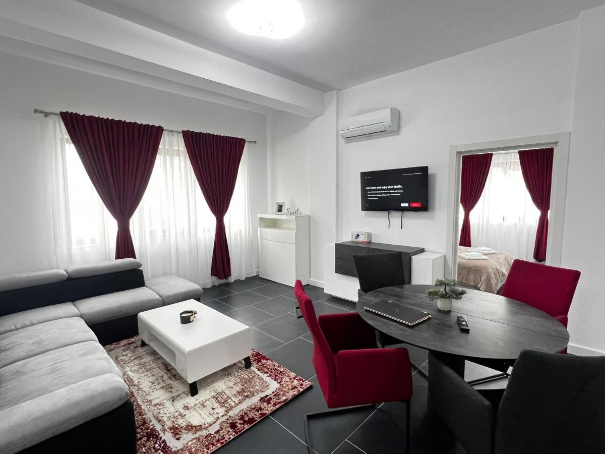 Luxury Cozy Apartments - City Center Suceava Buitenkant foto