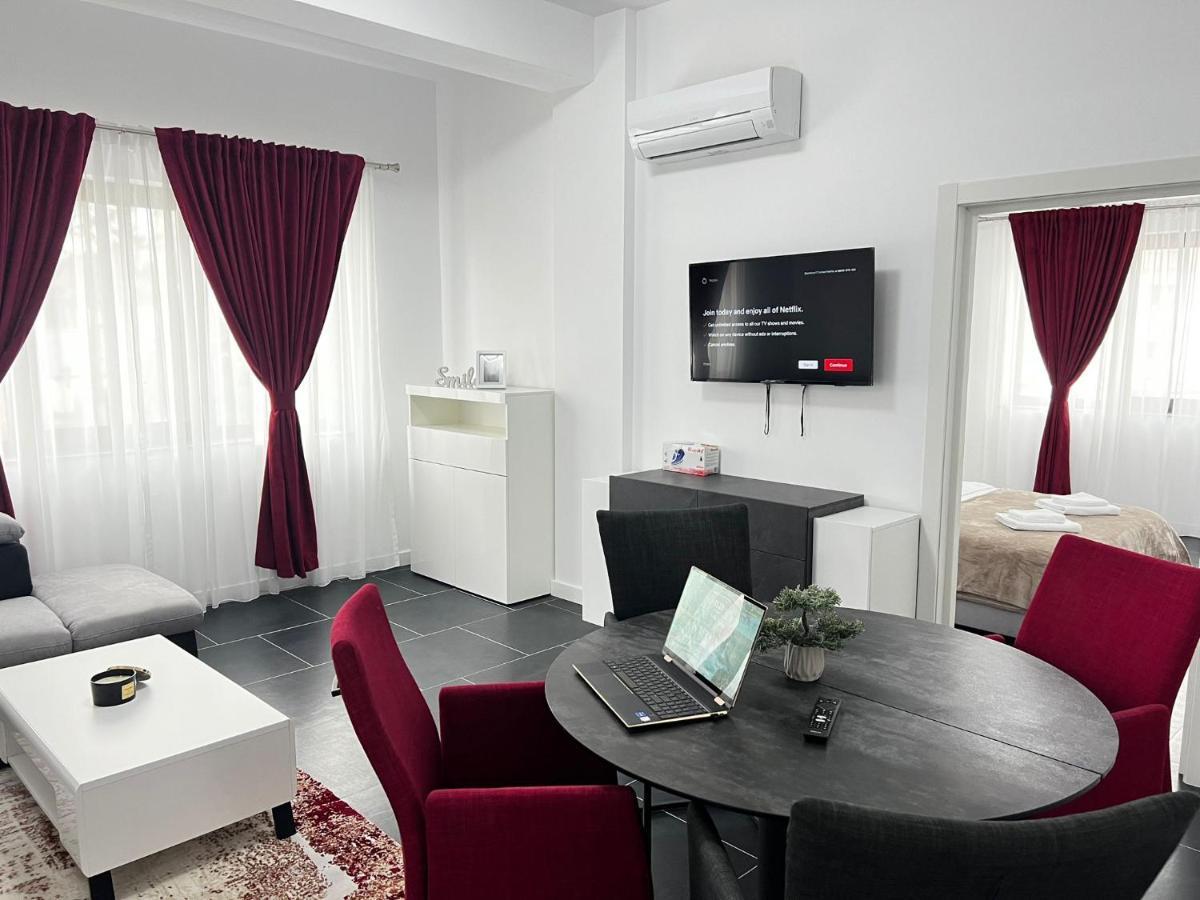 Luxury Cozy Apartments - City Center Suceava Buitenkant foto