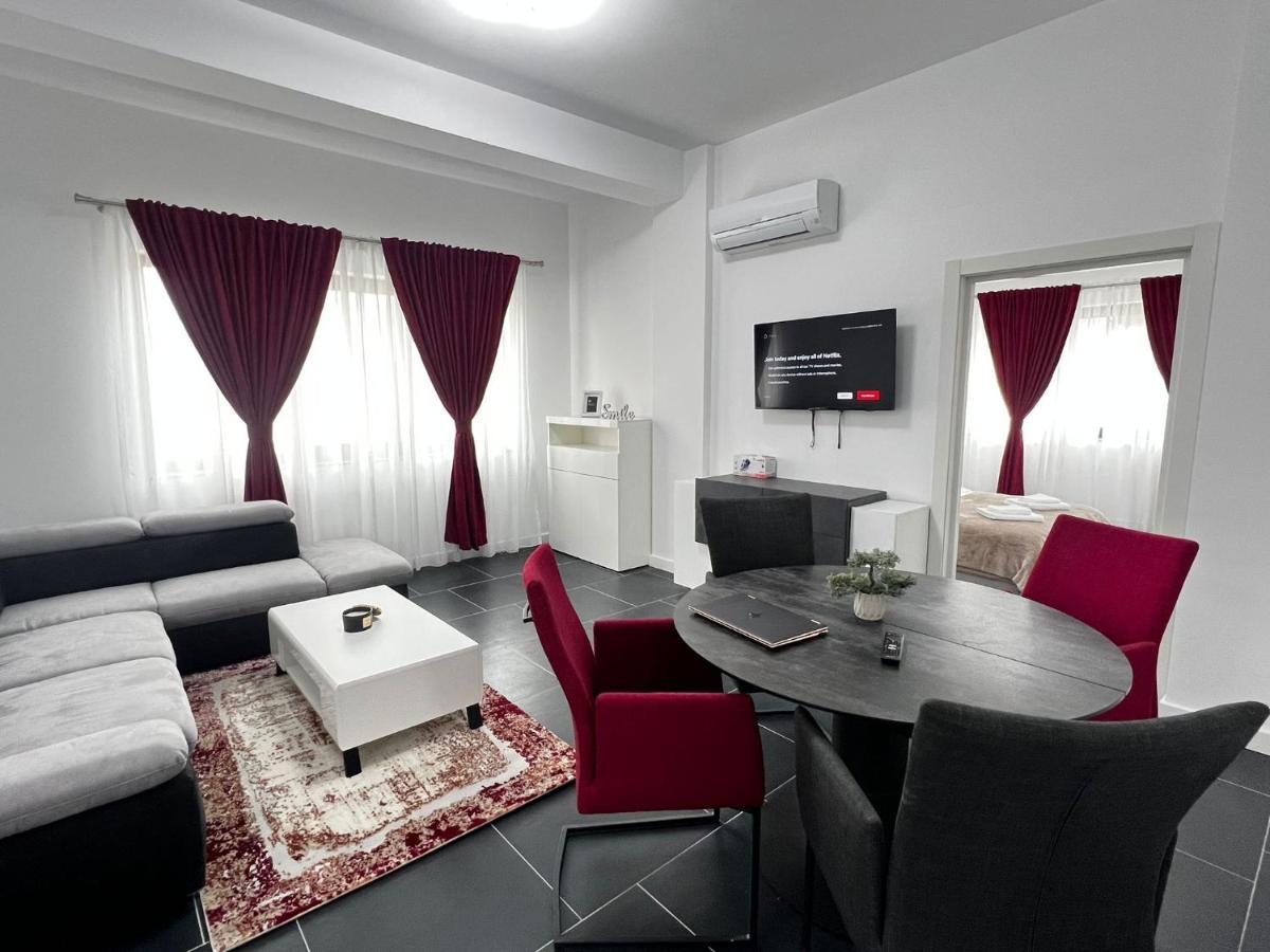 Luxury Cozy Apartments - City Center Suceava Buitenkant foto