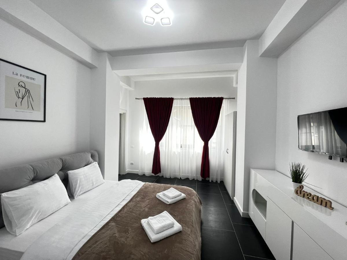 Luxury Cozy Apartments - City Center Suceava Buitenkant foto