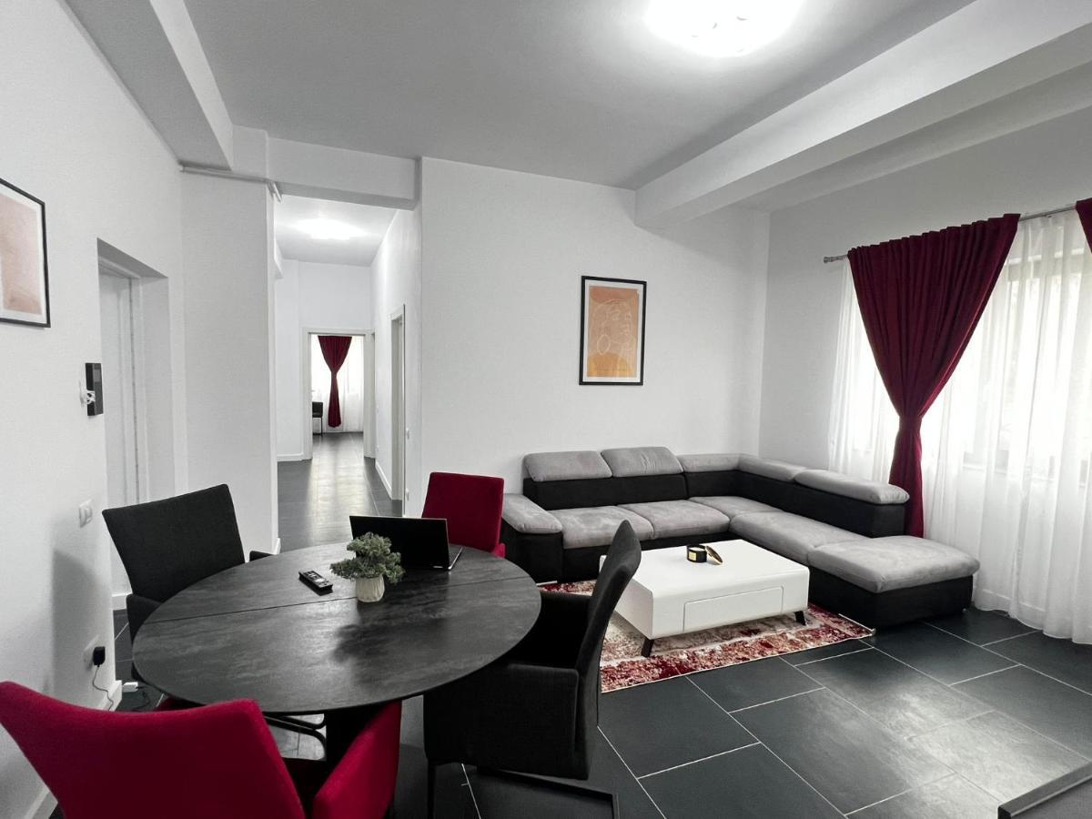 Luxury Cozy Apartments - City Center Suceava Buitenkant foto