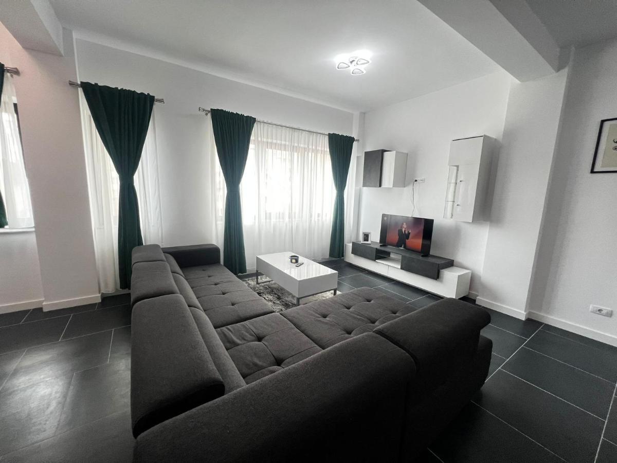 Luxury Cozy Apartments - City Center Suceava Buitenkant foto