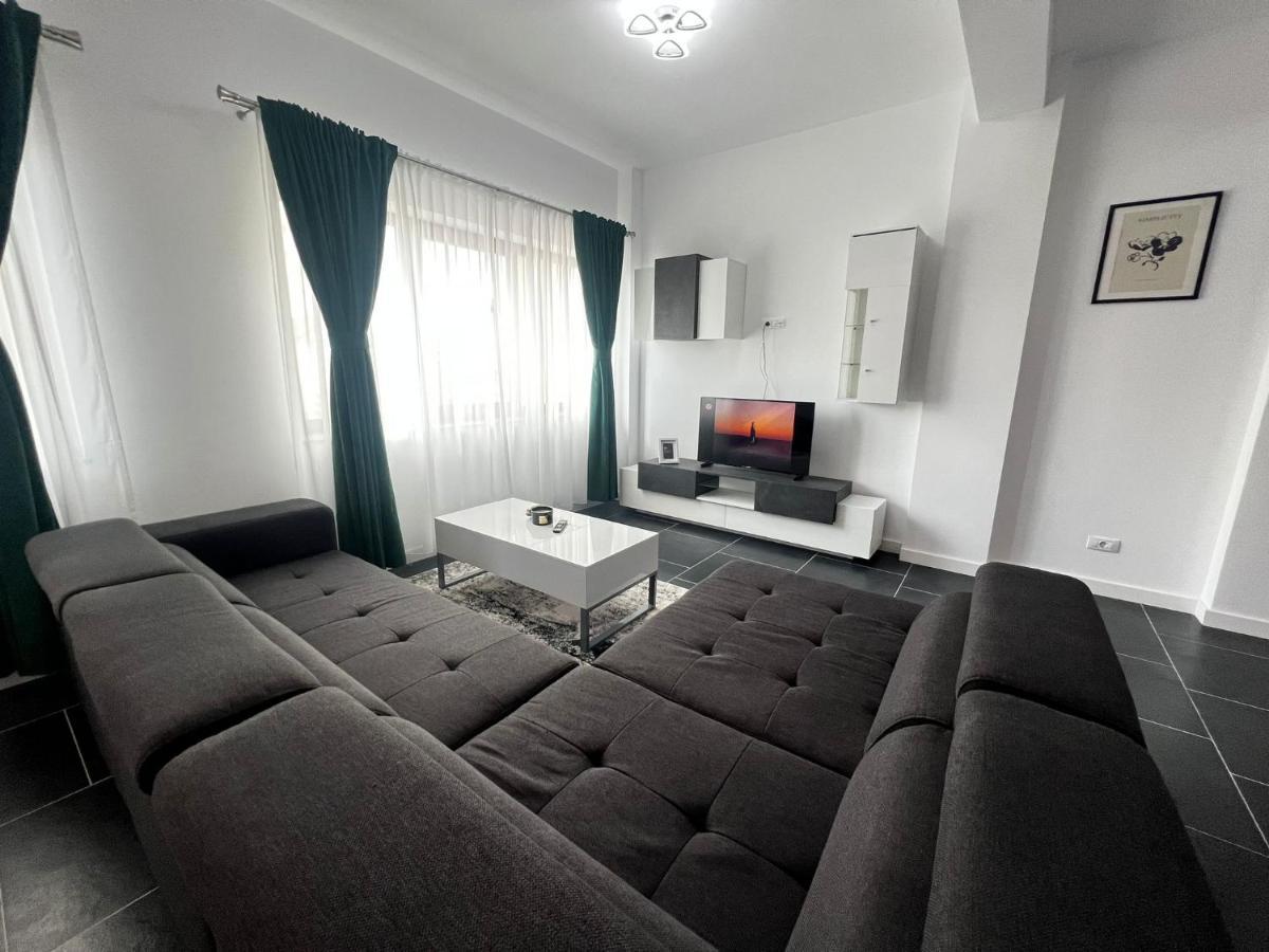 Luxury Cozy Apartments - City Center Suceava Buitenkant foto