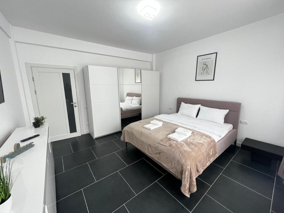Luxury Cozy Apartments - City Center Suceava Buitenkant foto