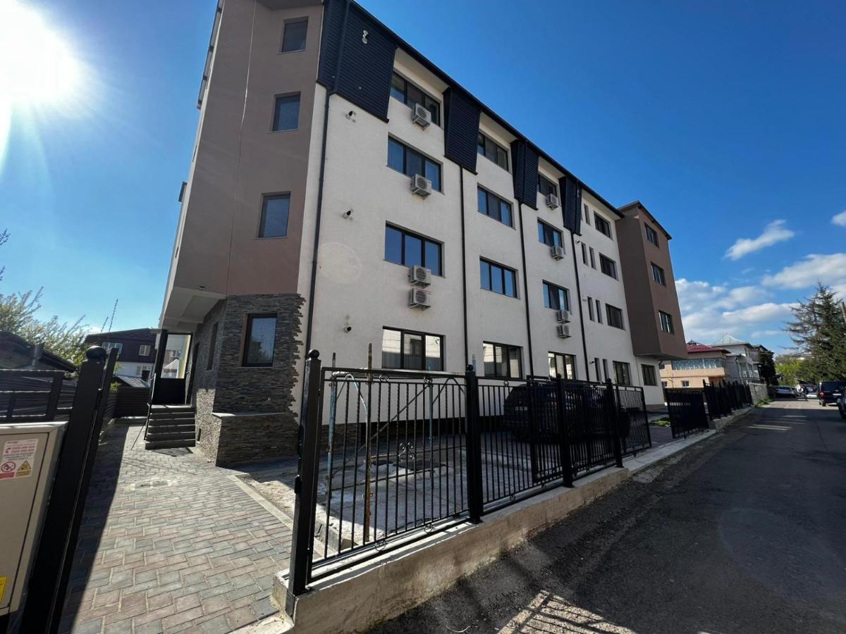 Luxury Cozy Apartments - City Center Suceava Buitenkant foto