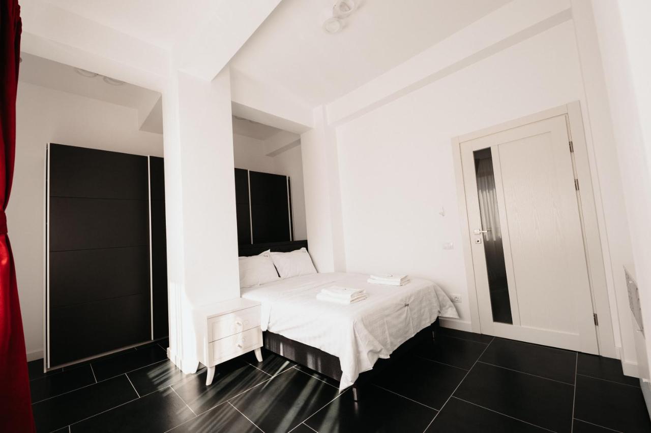 Luxury Cozy Apartments - City Center Suceava Buitenkant foto