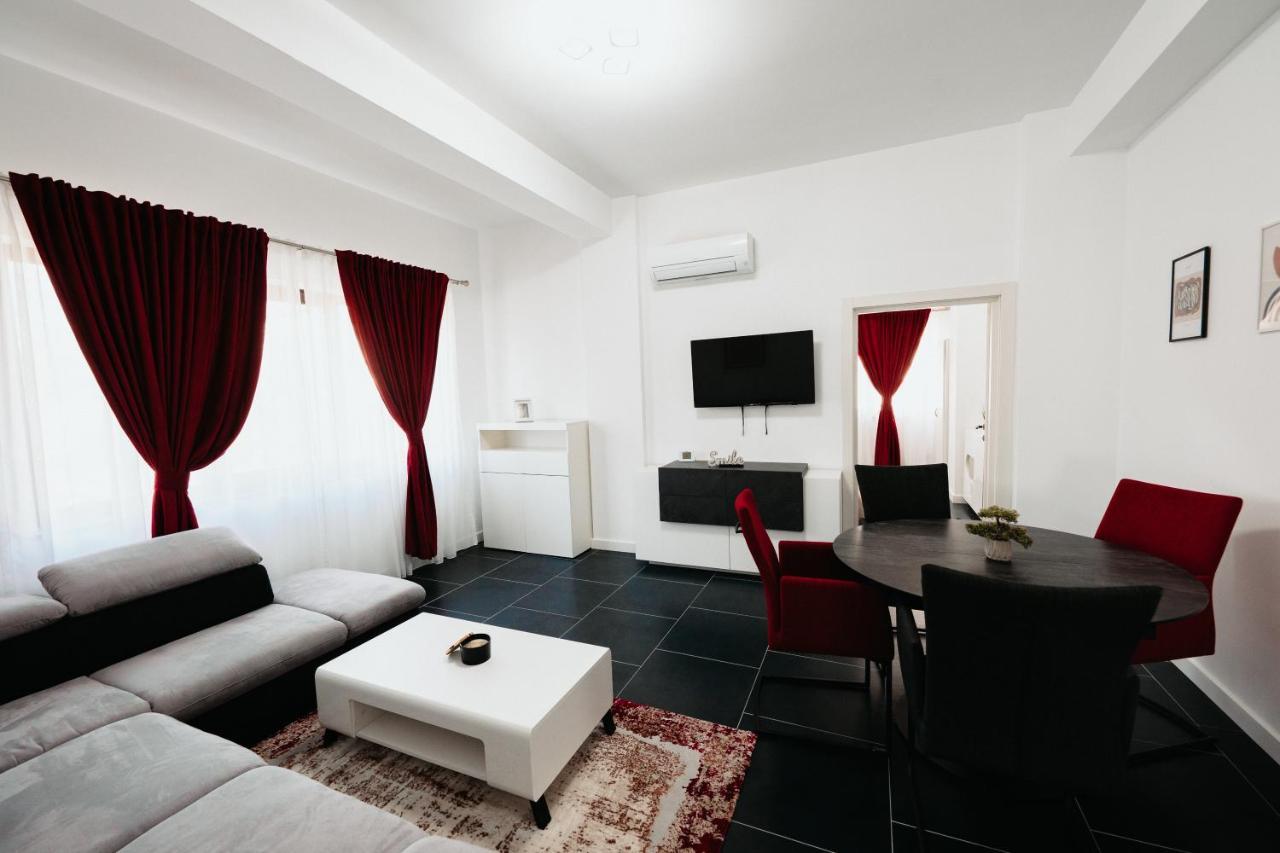 Luxury Cozy Apartments - City Center Suceava Buitenkant foto