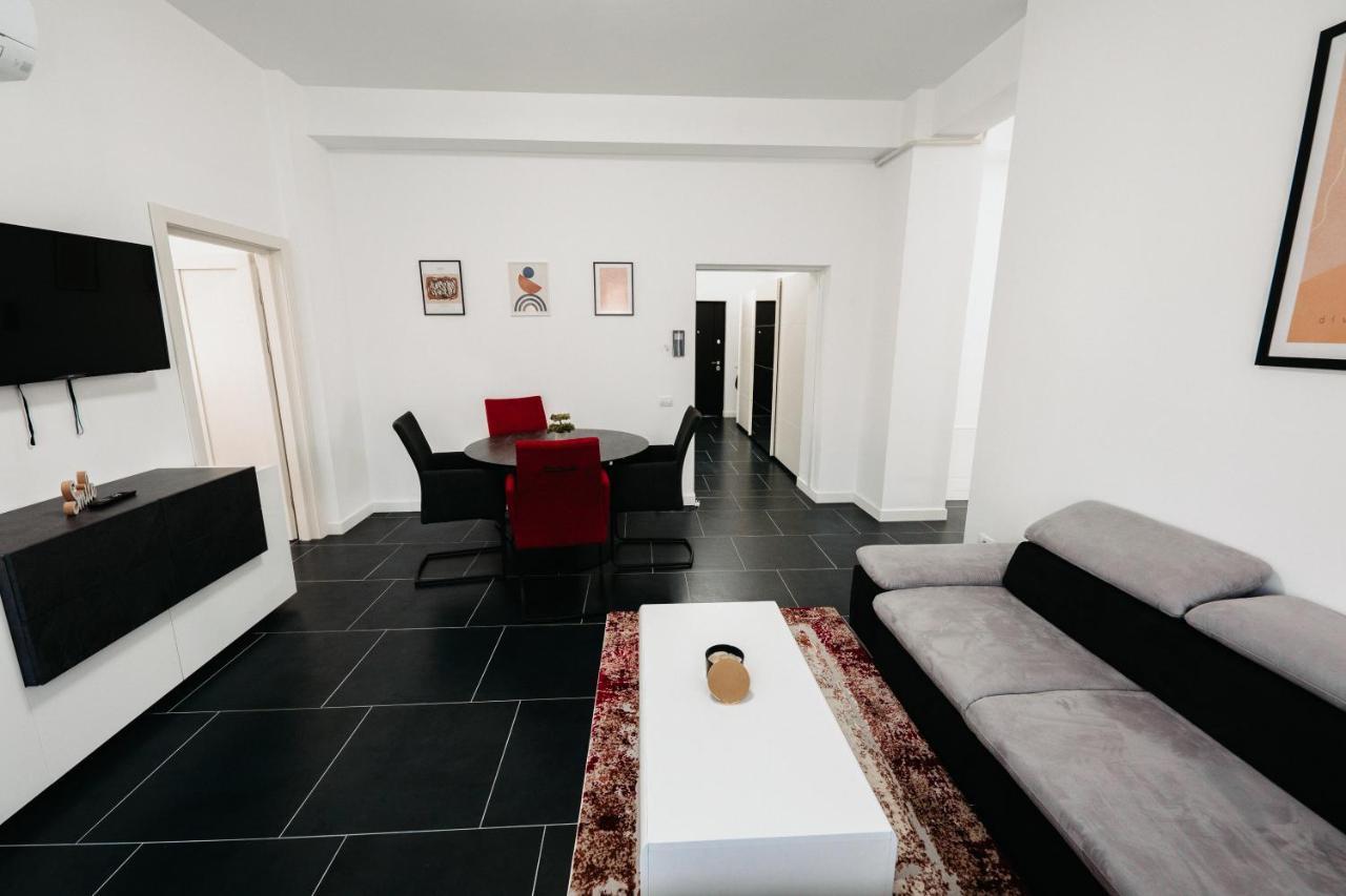 Luxury Cozy Apartments - City Center Suceava Buitenkant foto