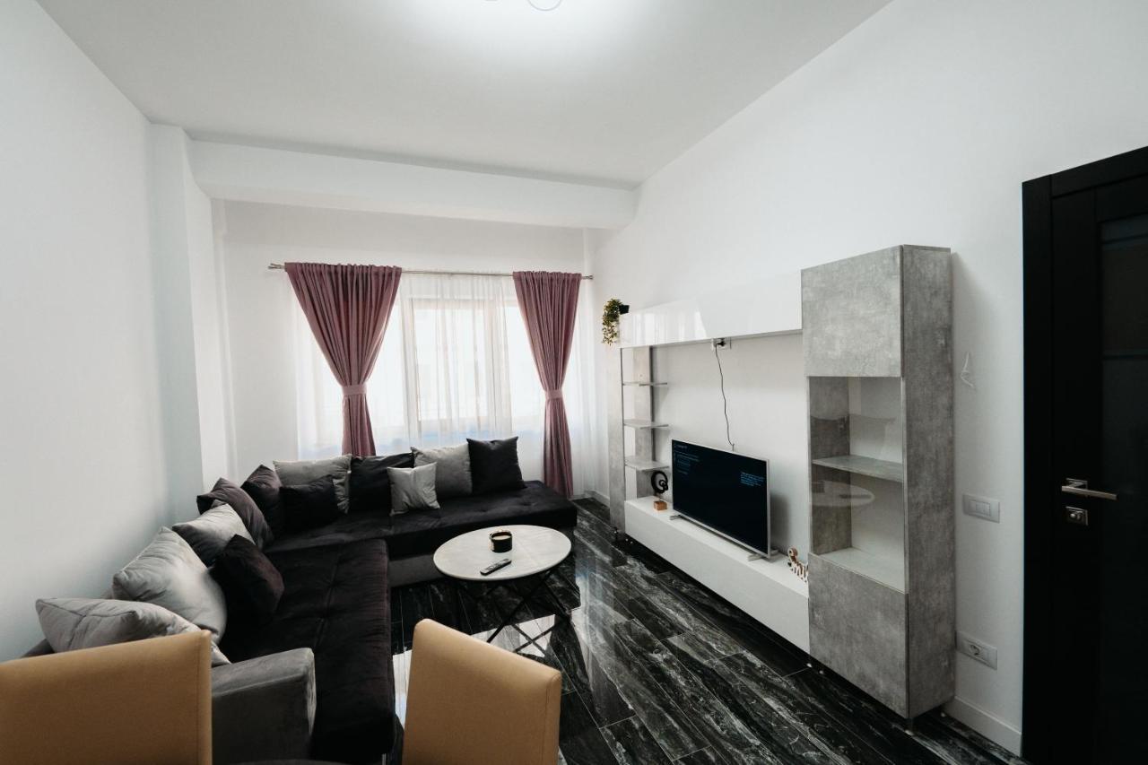 Luxury Cozy Apartments - City Center Suceava Buitenkant foto