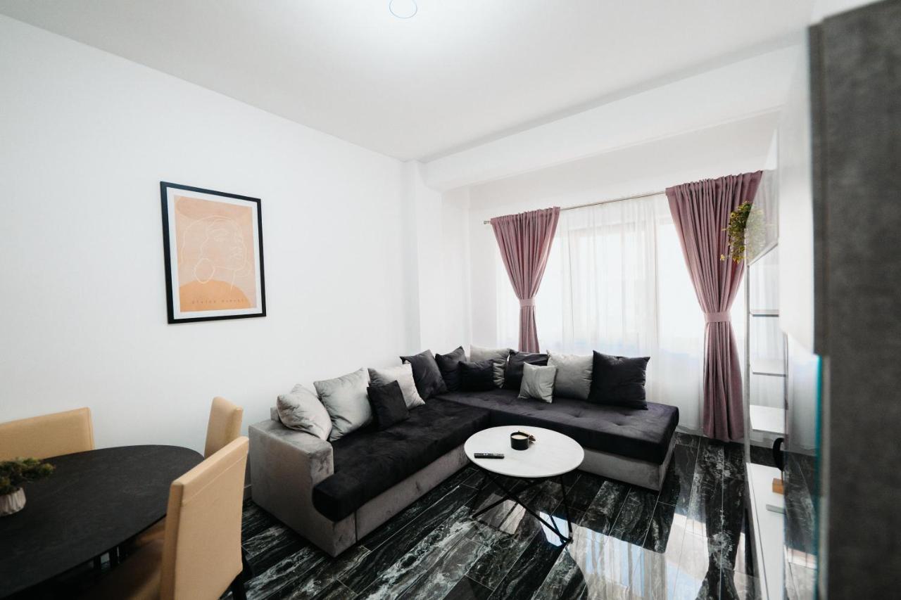 Luxury Cozy Apartments - City Center Suceava Buitenkant foto